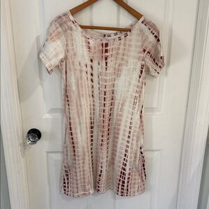 Women’s Short Sleeve Tie-Dye Shift Dress in Blush